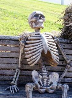 Waiting-Skeleton_1_79.jpg