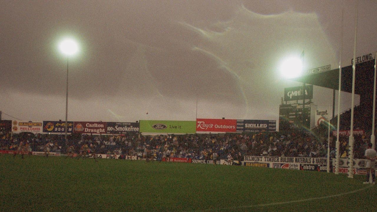 22/4/2001. Shell Stadium cloaked in darkness. Geelong v Kangaroos.