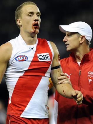 716203-ted-richards-sydney-swans-afl.jpg