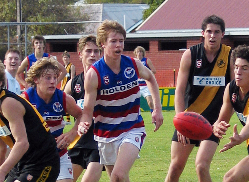 Sport_Jono-Giles-playing-Central-District-under-17s-20051.jpg