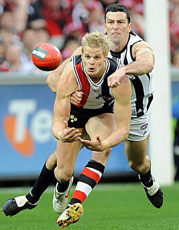 943923-nick-riewoldt-and-simon-prestigiacomo.jpg