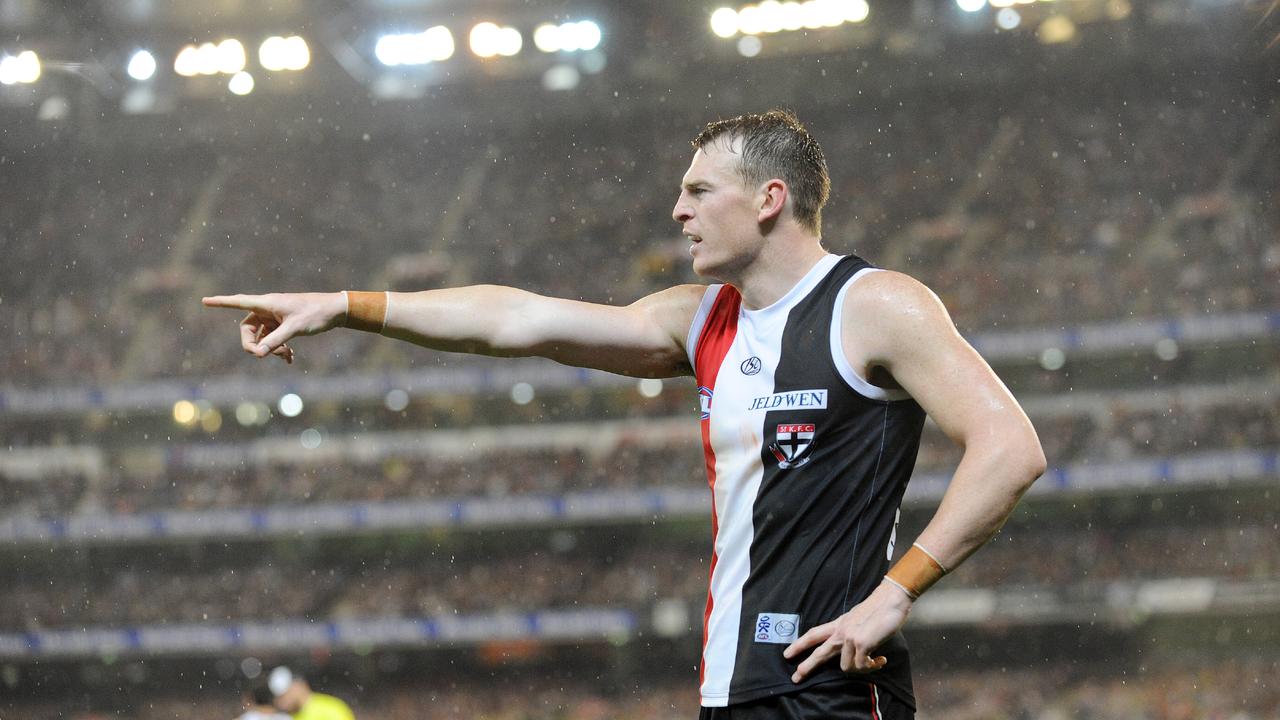 Brendon Goddard in action for the Saints in 2010.