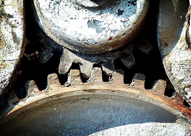 2005-06-14-gears-grinding.jpg