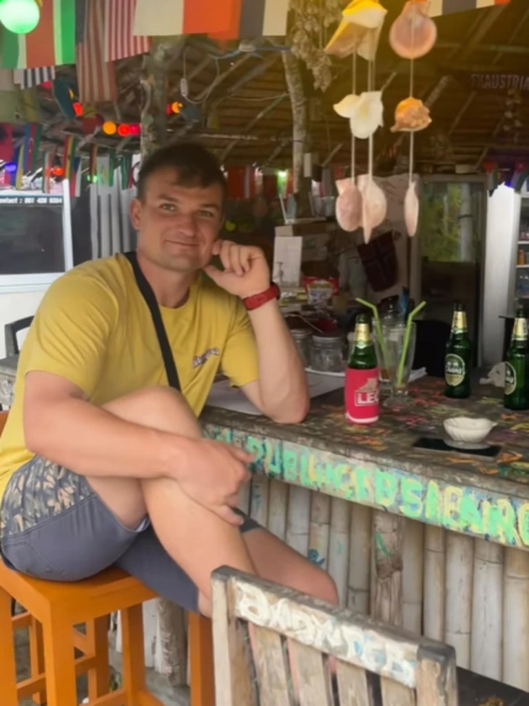 Ollie Wines in Thailand.