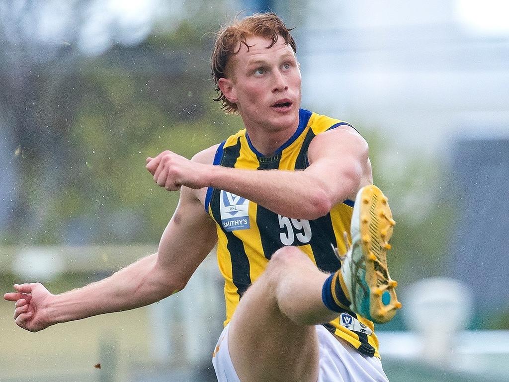 Ollie Lowe takes a kick for Sandringham.