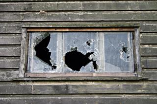 smashed-window_19-97669.jpg