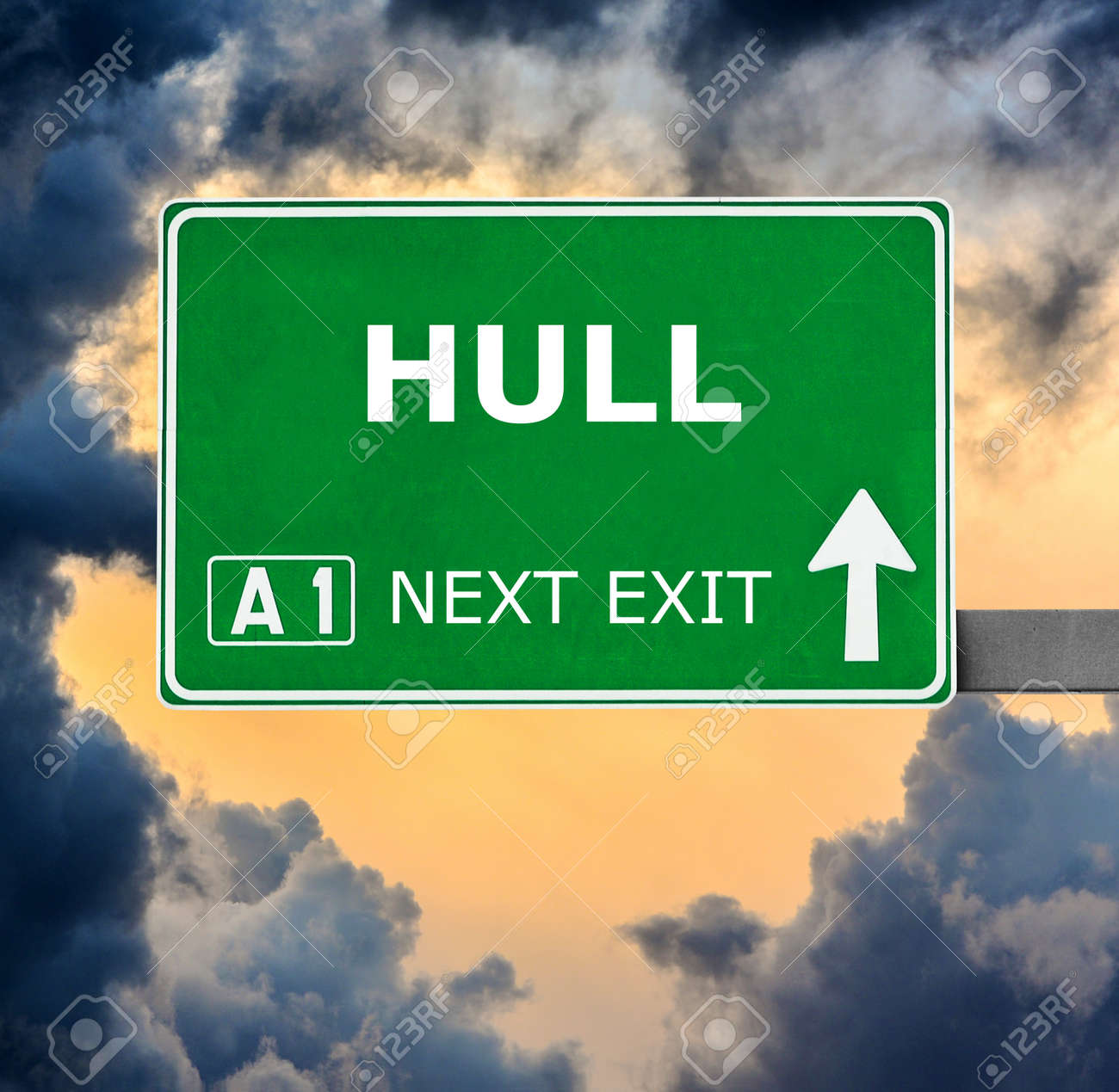 61796305-hull-road-sign-against-clear-blue-sky.jpg