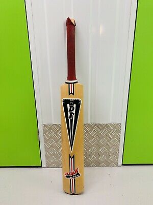 Vintage-Duncan-Fearnley-Cricket-Bat-Willow-Ian.jpg