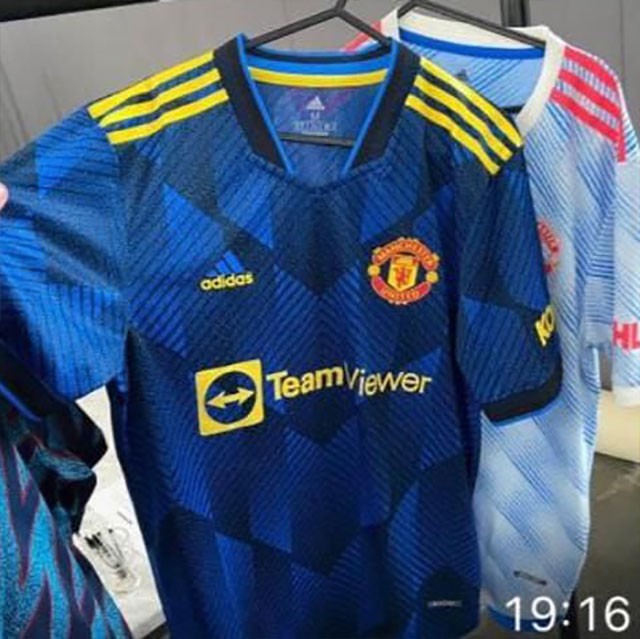 manchester-united-2021-22-kits-leaked-3.jpg