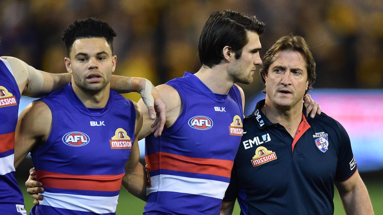 Jason Johannisen, Easton Wood and coach Luke Beveridge before the Bulldogs’s semi-final in 2016.