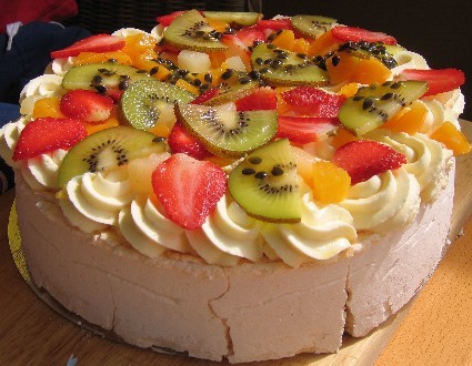 pavlova+in+springform+pan.jpg