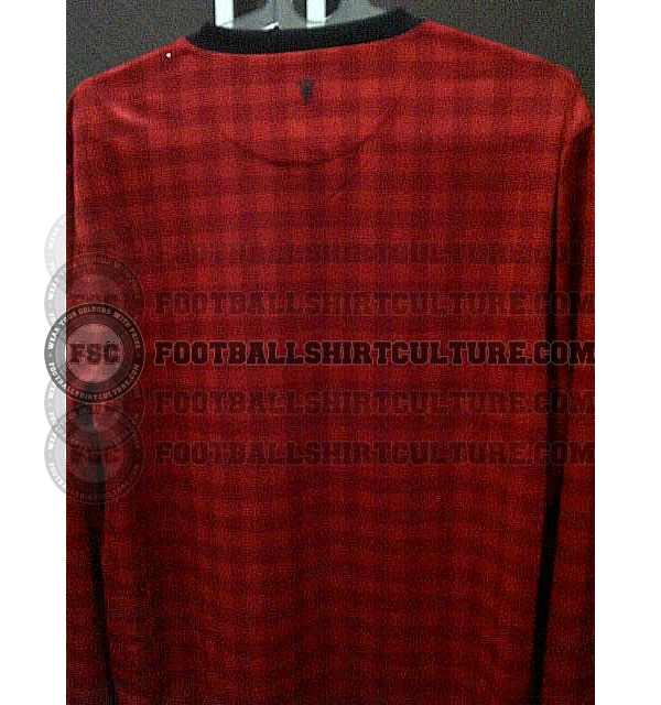 Manchester_United_12_13_nike_home_leaked_2.jpg