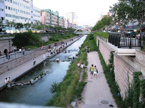 cheonggyecheon-flickr-kylenishioka1.jpg