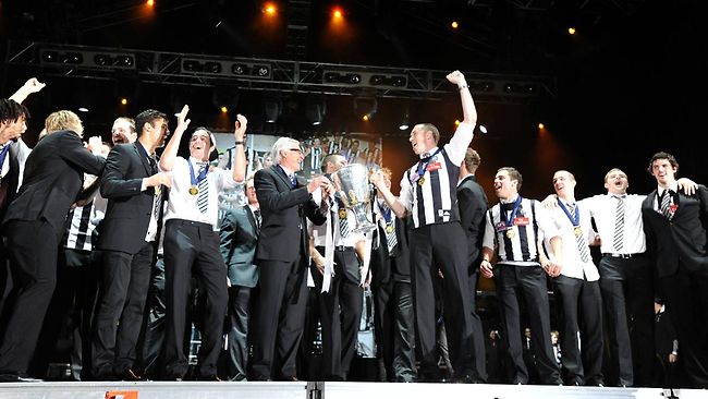 042467-collingwood-premiers.jpg