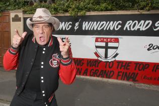 897014-molly-meldrum.jpg