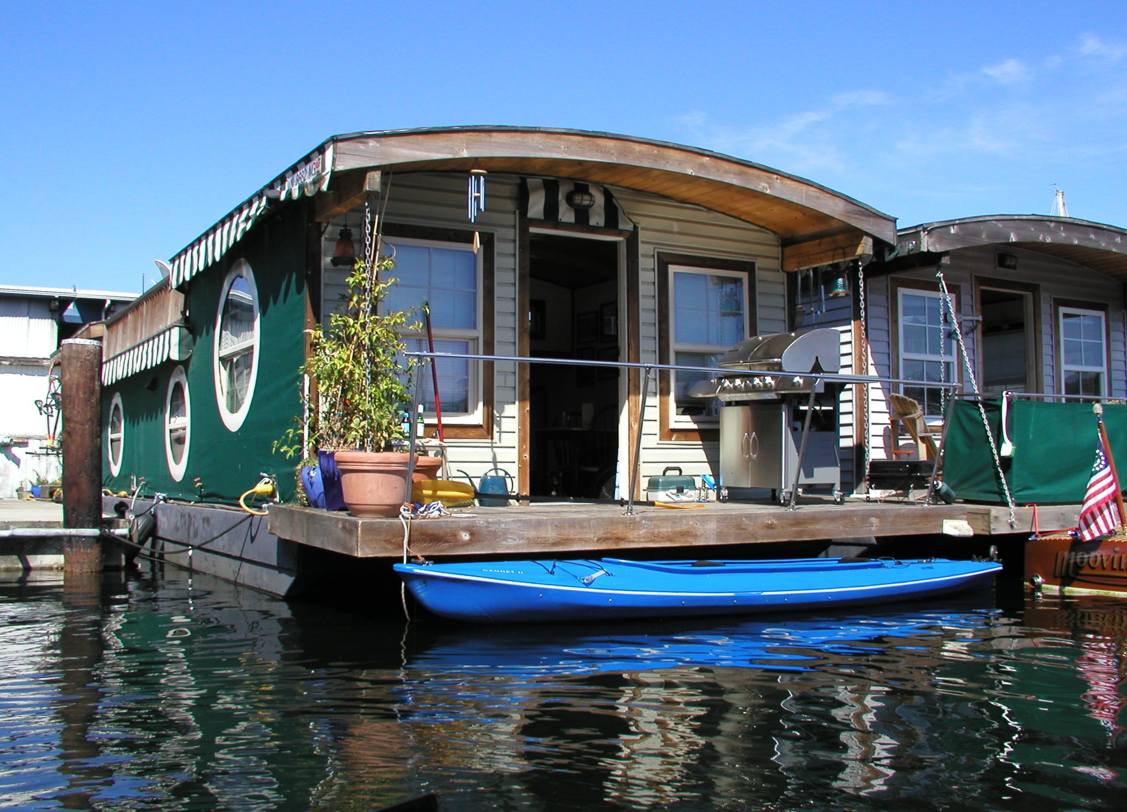 LakeUnionHouseboat.jpg