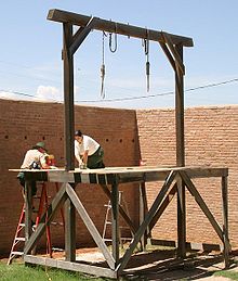 220px-Tombstone_courthouse_gallows.jpg