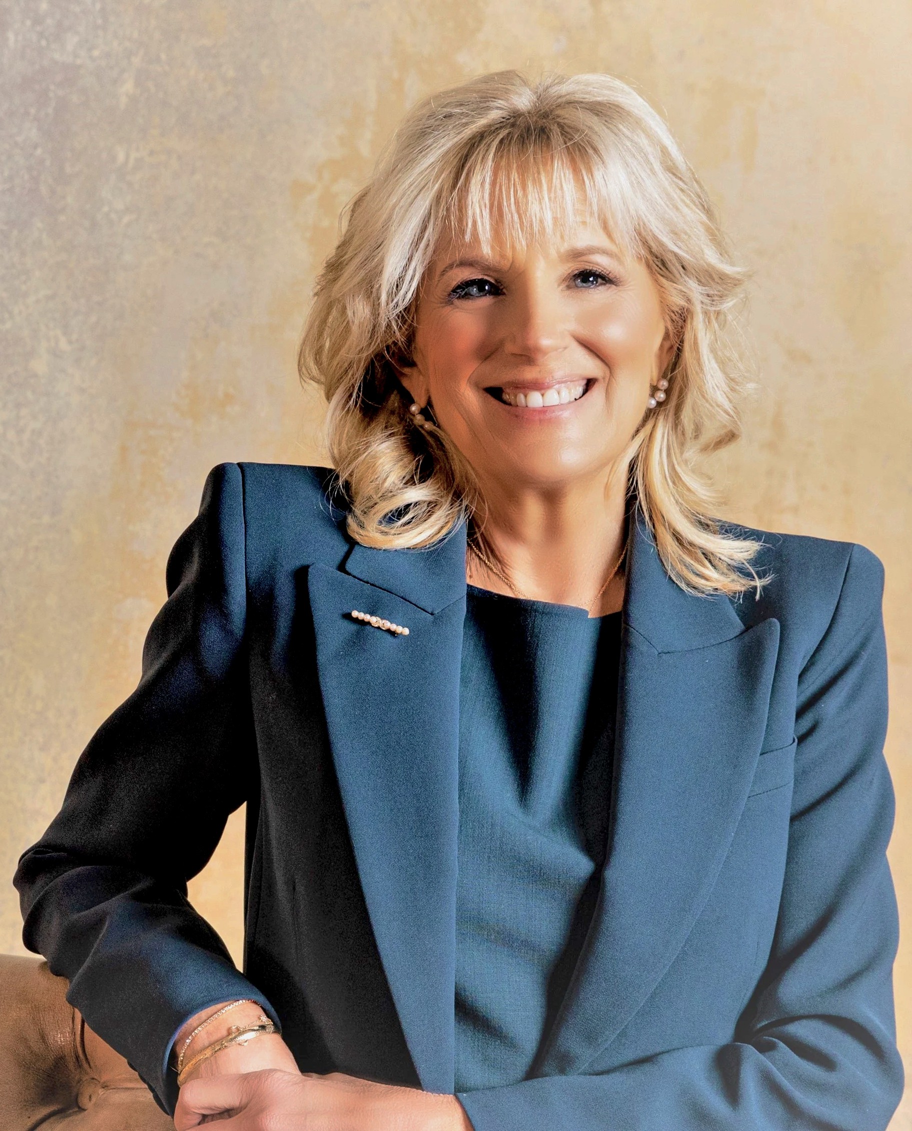 Jill_Biden_portrait_%28cropped%29.jpg