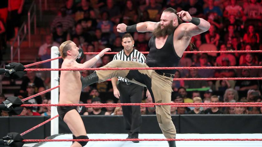 Braun-Strowman-kick.jpg