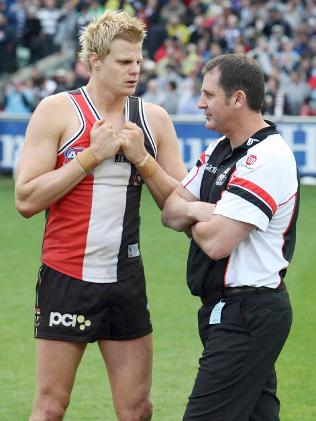 694899-nick-riewoldt-and-ross-lyon.jpg