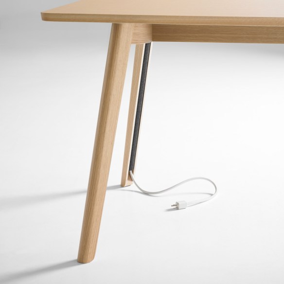 static.dezeen.comsolem-table-martin-solem-923385add0009d289faa91030773d685be714830.jpg