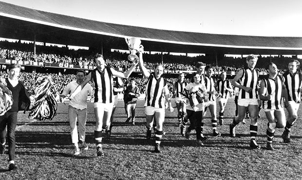 StKilda-team-celebrate-1966.jpg