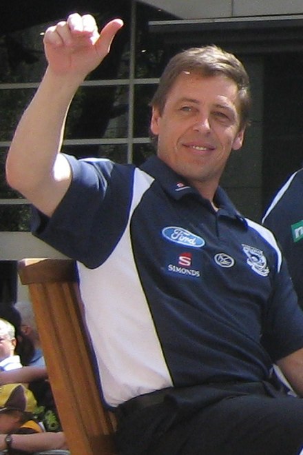 440px-Mark_Thompson%2C_2008_AFL_Grand_Final_Parade_%282891539055%29_%28cropped%29.jpg