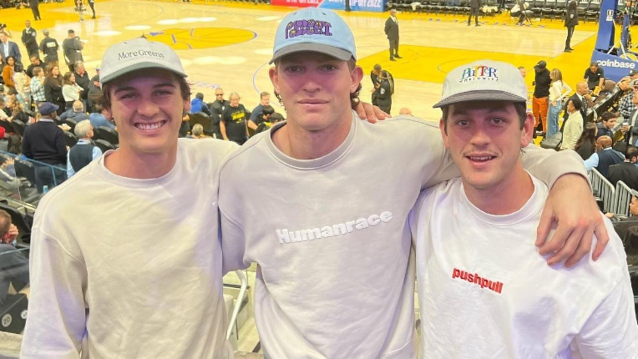 Port Adelaide players on holidays. All photos from Instagram. – [PLAYERCARD]Zak Butters[/PLAYERCARD] with [PLAYERCARD]Connor Rozee[/PLAYERCARD] and Mitch Georgiadis in San Francisco at an NBA game.