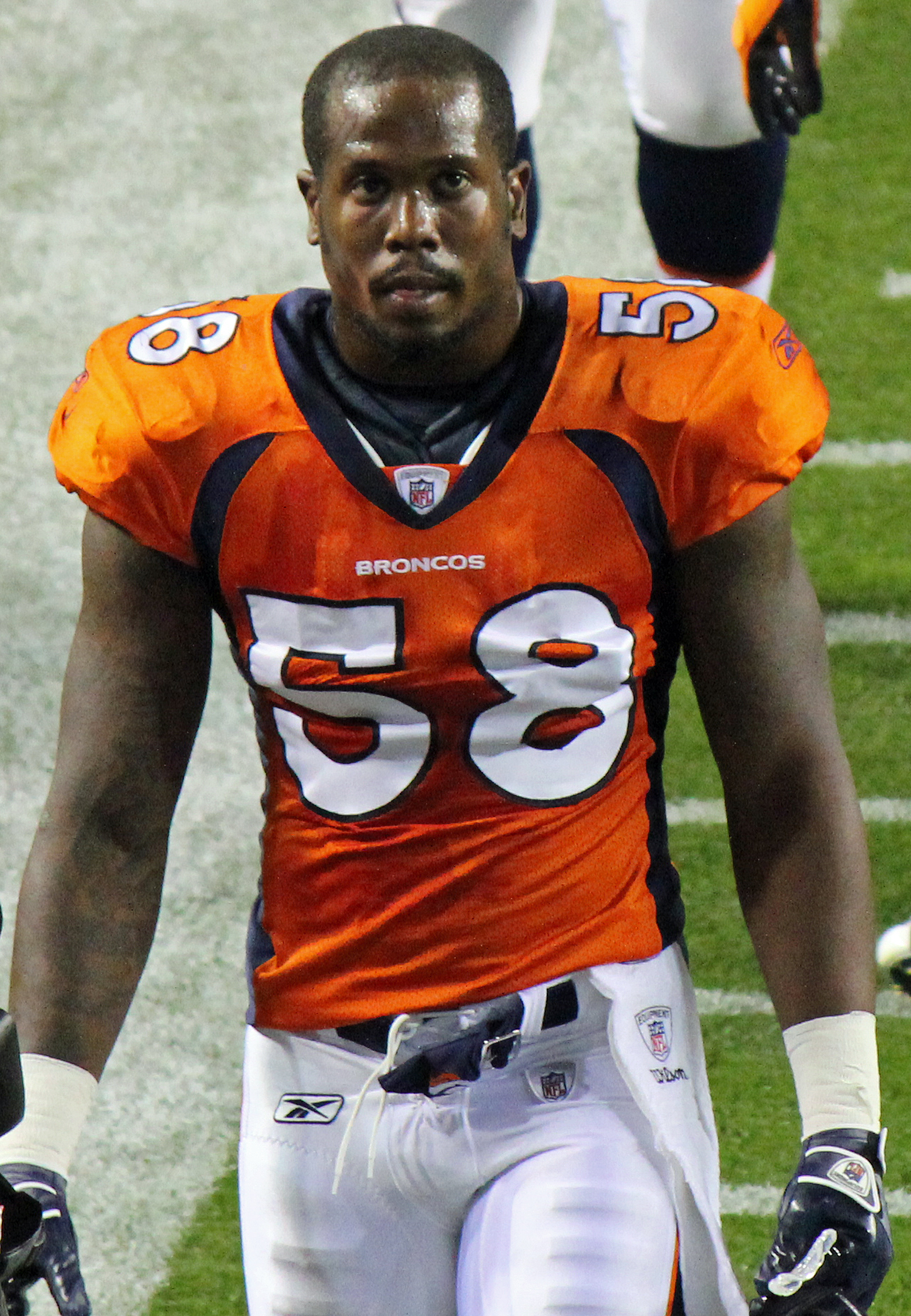 Von_Miller_%28Broncos%29.JPG