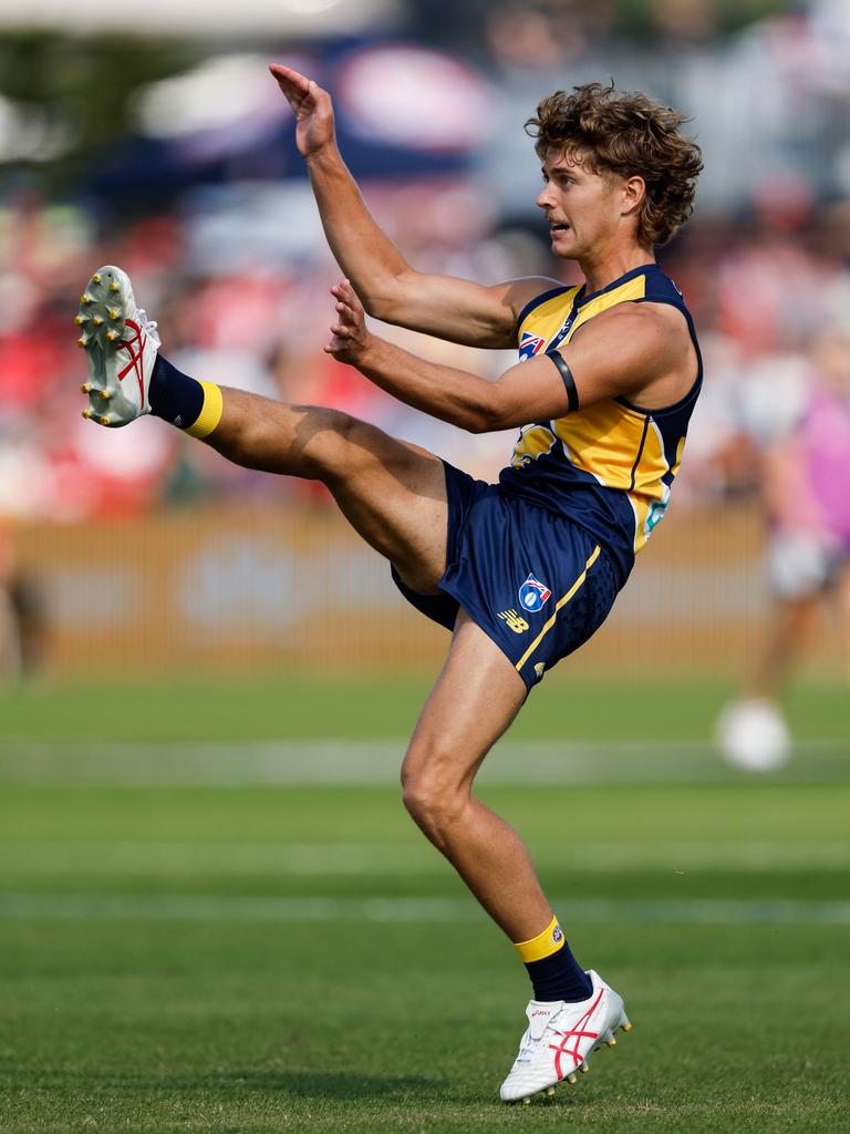 Debutant Loch Rawlinson lined up for his first game on the weekend. Picture: Dylan Burns/AFL Photos via Getty Images.