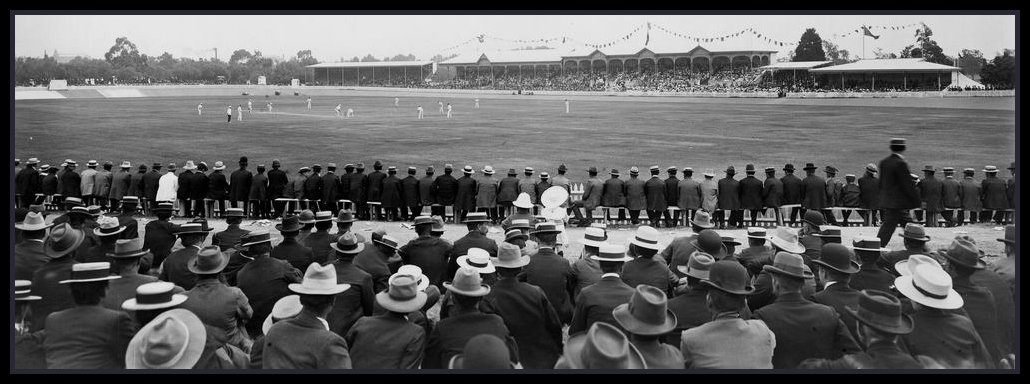 Australia_vs_England_at_Adelaide_Oval_in_1902.jpg