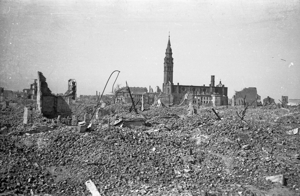 ruins-dresden.jpg