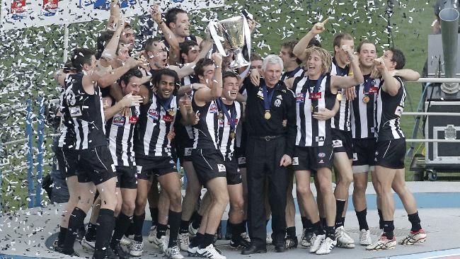 247312-collingwood-celebrates.jpg