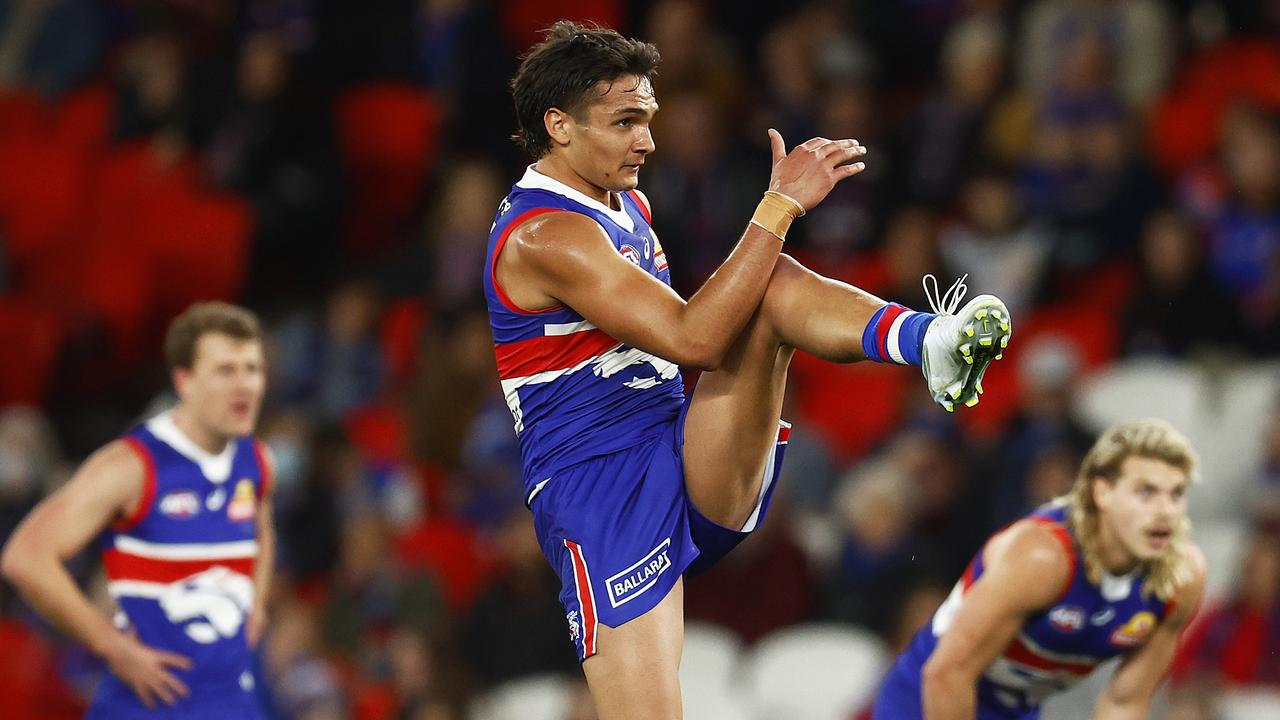 Jamarra Ugle-Hagan of the Bulldogs kicks for goal. (Photo by Daniel Pockett/Getty Images)