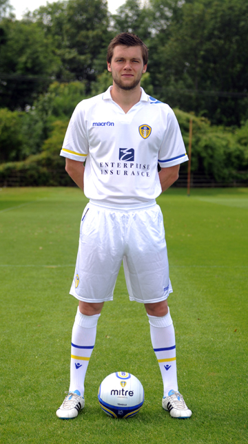 New-Leeds-United-Shirt-11-12.jpg