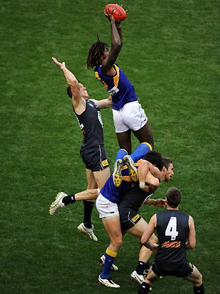 393311-110627-nic-naitanui-mark.jpg