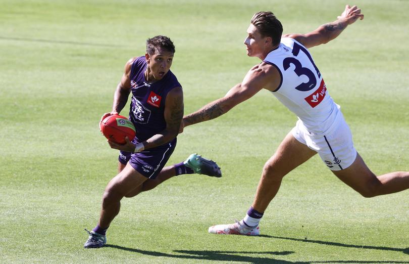 Rory Lobb looks to tackle.