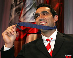 Adam-Goodes-brownlow.jpg