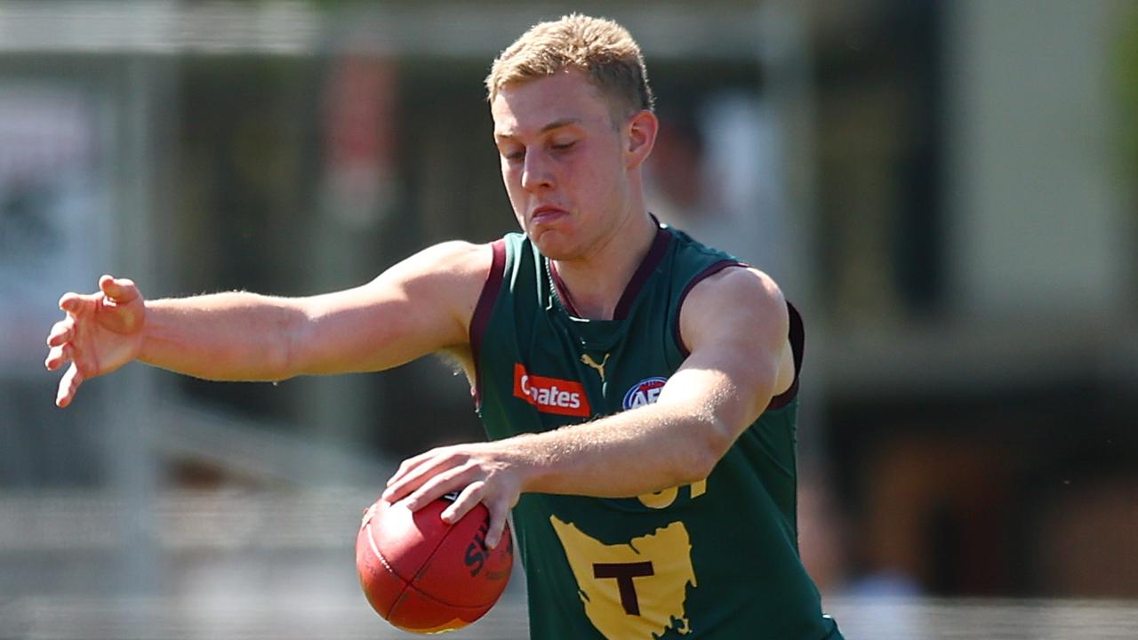 Schoenmaker has a booming kick. Picture: Graham Denholm/AFL Photos via Getty Images