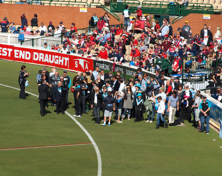 2011_outer_army_adelaide_oval154.jpg