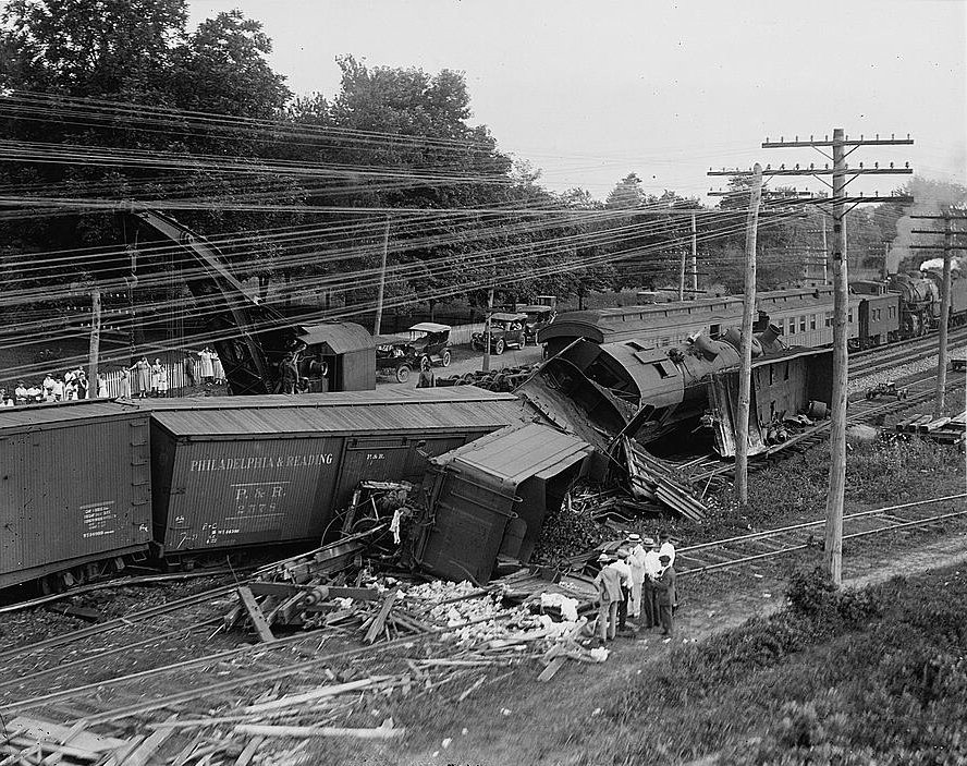 Train_Wreck_1922.jpg