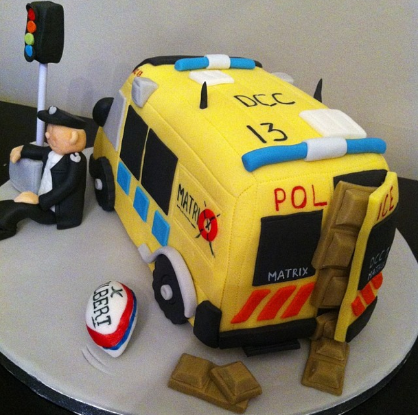 POLICE_VAN_MATRIX_VAN_LICKY_LIPS_CAKES_LIVERPOOL.jpg