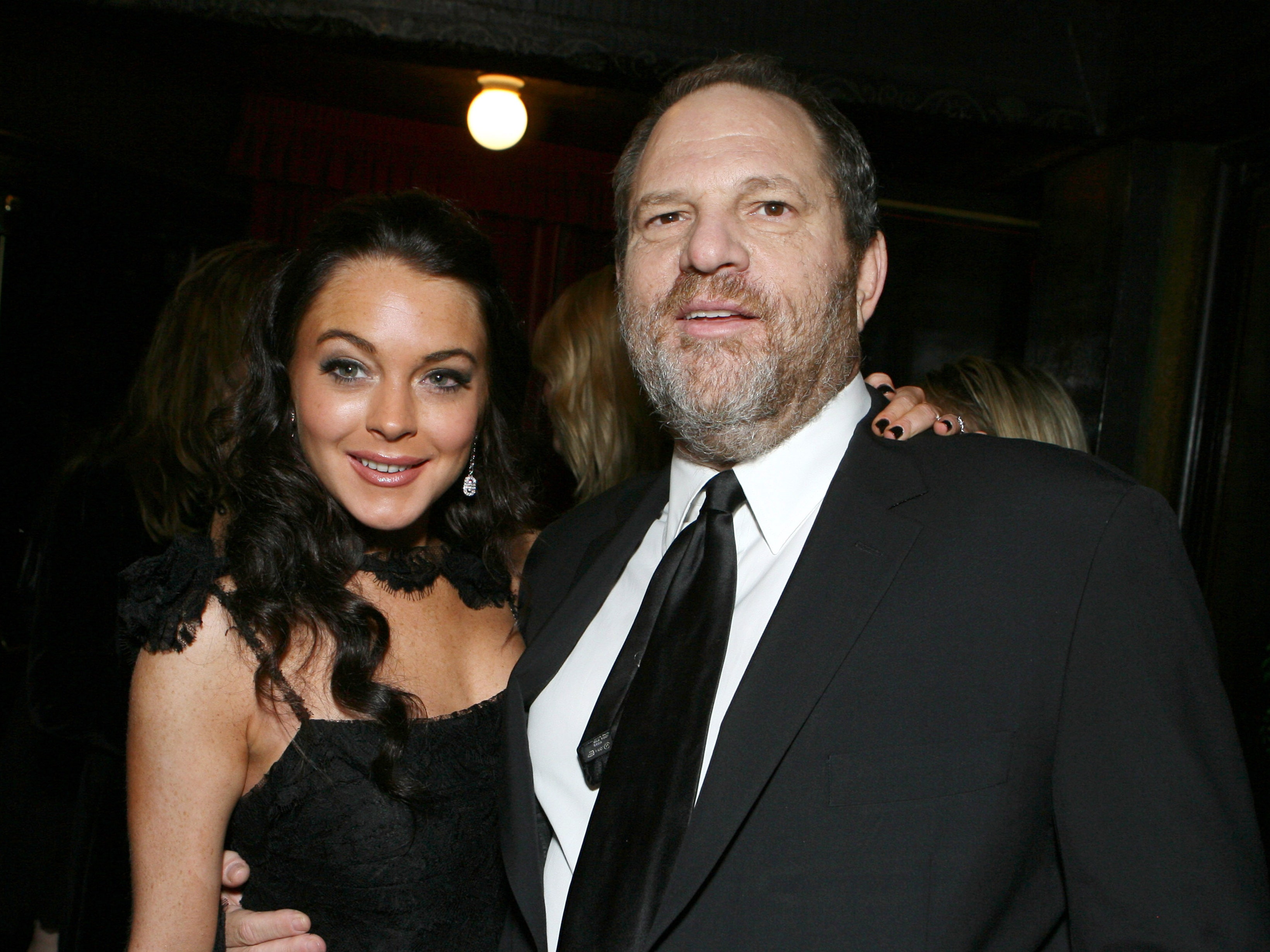 Fry-Lindsay-Lohan-sides-with-Harvey-Weinstein.jpg