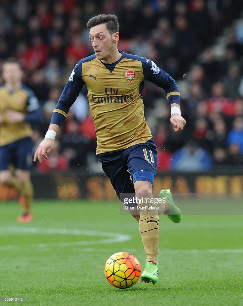 mesut-ozil-of-arsenal-during-the-barclays-premier-league-match-afc-picture-id508913112